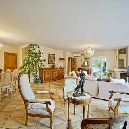 Tres Belle Avec Piscine *