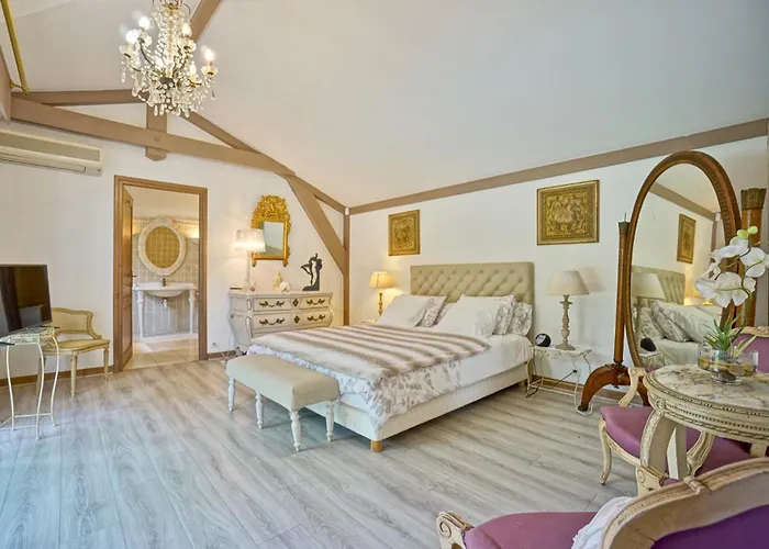 Tres Belle Avec Piscine Villa *